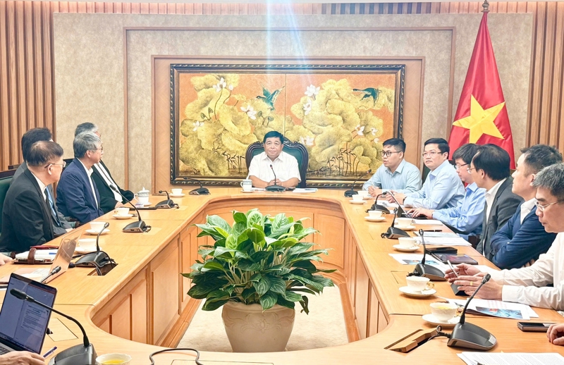 Phó Thủ tướng Nguyễn Chí Dũng đề nghị Hiệp hội Phát triển kinh tế bền vững Đài Loan (Trung Quốc) tăng cường hợp tác với Việt Nam trong việc thành lập trung tâm R&D và chuyển giao công nghệ – Ảnh: VGP/Thu Sa.