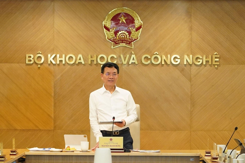Bộ trưởng Bộ Khoa học và Công nghệ Nguyễn Mạnh Hùng chủ trì Hội nghị.