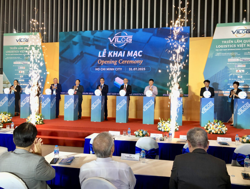 At the opening ceremony of the Vietnam International Logistics Exhibition on July 31. (Photo: VNA)