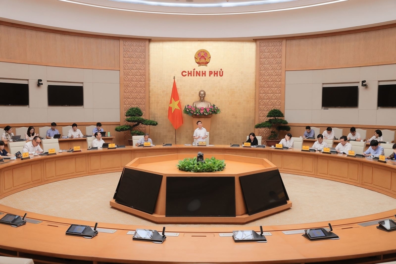 Phó Thủ tướng Hồ Đức Phớc nhấn mạnh yêu cầu phải điều hành chính sách tiền tệ hiệu quả, giữ vững ổn định vĩ mô, chống lạm phát, giữ vững tỉ giá, thúc đẩy tăng trưởng kinh tế - Ảnh: VGP/Trần Mạnh