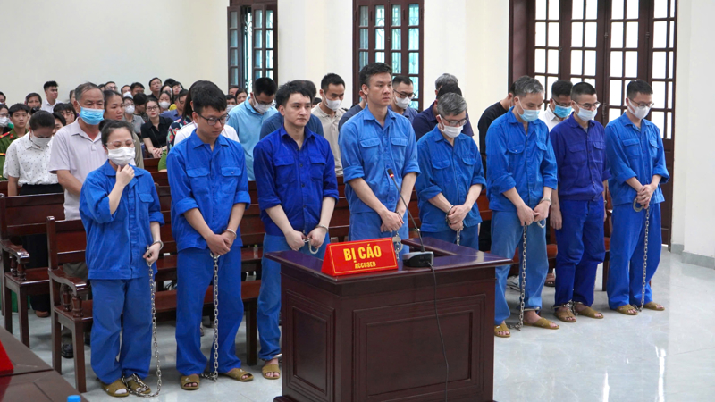 Các bị cáo nguyên là cán bộ hải quan khai nhận đã nhiều lần nhận tiền "cảm ơn" của Công ty Tài Lộc.