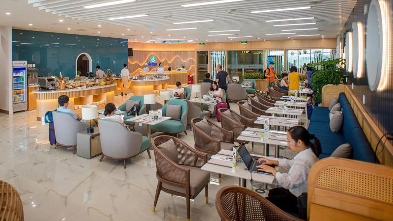 Phòng chờ Thương gia của Bamboo Airways tại sân bay quốc tế Nội Bài.