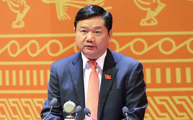 Bộ trưởng Bộ Giao thông Vận tải Đinh La Thăng phát biểu tại Đại hội Đảng lần thứ 12.<br>