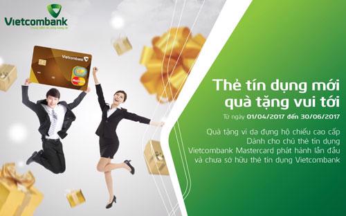 Chương trình khuyến mại có nhiều giải thưởng giá trị lớn dành cho chủ thẻ tín dụng Vietcombank Visa hạng chuẩn, vàng, platinum.