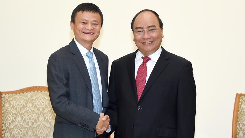 Bày tỏ vui mừng gặp lại Jack Ma, Thủ tướng hy vọng, ông Jack Ma sẽ truyền cảm hứng cho giới trẻ Việt Nam - Ảnh: VGP.