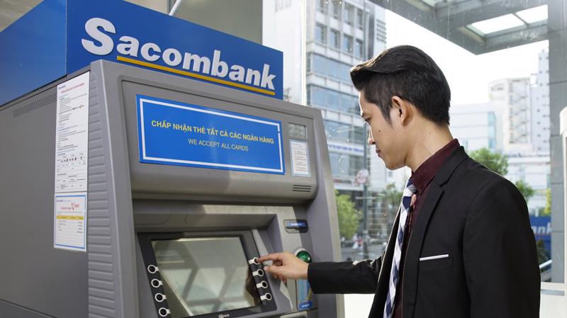 Eximbank vừa có bước đi đầu tiên trong kế hoạch thoái vốn tại Sacombank.