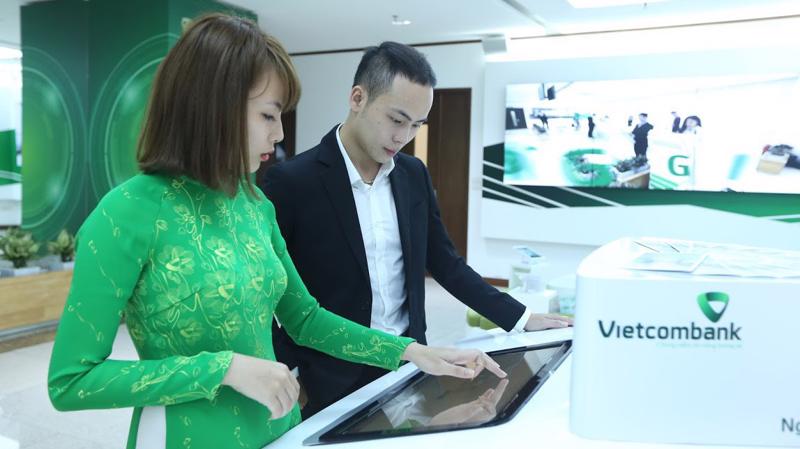 Dự kiến Vietcombank sẽ là ngân hàng lớn đầu tiên của Việt Nam thực hiện hành công, sớm trước hơn hai năm so với mục tiêu lộ trình trong đề án tái cơ cấu của Chính phủ - Ảnh: Quang Phúc.