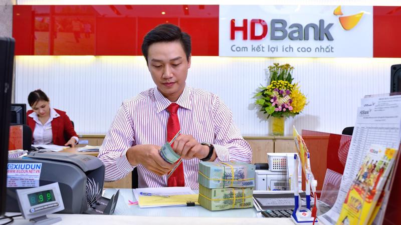 Đối với khách hàng vay tham gia gói sản phẩm này, HDBank sẽ cấp thẻ tín dụng với hạn mức tối đa đến 300 triệu đồng.