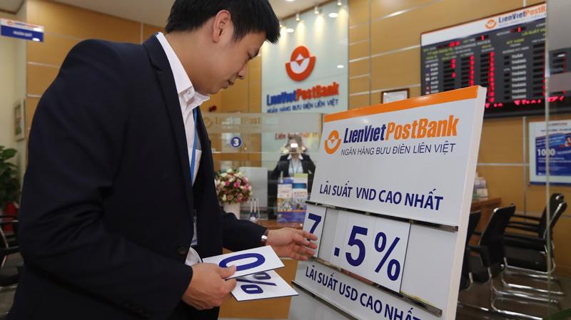 Cơ cấu vốn huy động của LienVietPostBank đã có thay đổi lớn qua nửa đầu năm 2018 - Ảnh: Quang Phúc.