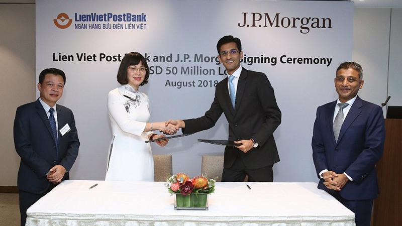 Lễ ký hợp đồng tín dụng giữa LienVietPostBank với JPMorgan Chase.