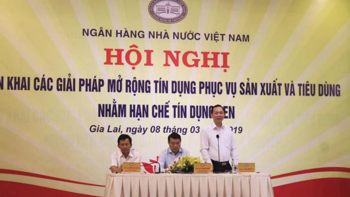 Tại hội nghị ngày 8/3, Ngân hàng Nhà nước khẳng định đang và sẽ vào cuộc mạnh mẽ để góp phần ngăn chặn và đẩy lùi tín dụng đen theo chức năng và nhiệm vụ của mình.