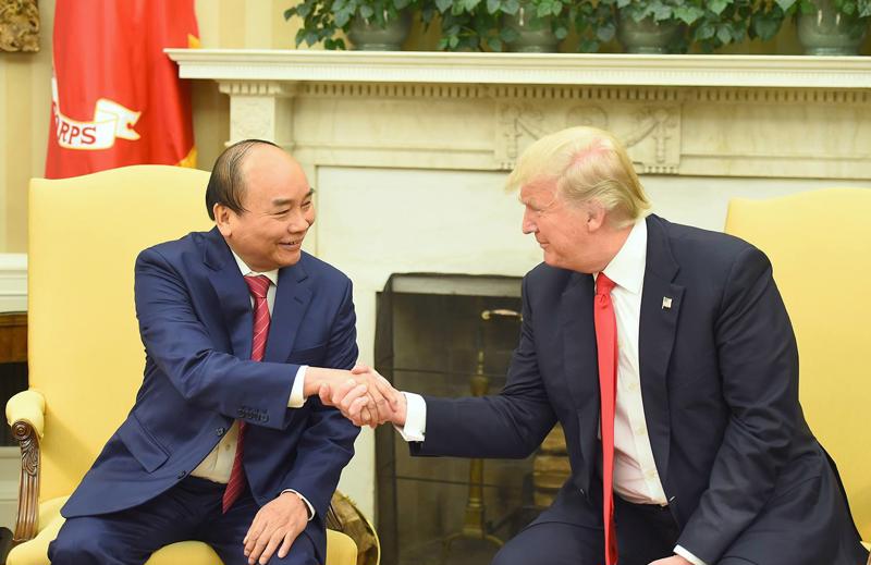 Tổng thống Donald Trump khẳng định coi trọng quan hệ Việt Nam - Mỹ và vai trò của Việt Nam, mong muốn quan hệ hai nước thời gian tới tiếp tục phát triển mạnh mẽ.<br>