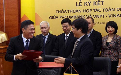 Lễ ký thỏa thuận hợp tác toàn diện giữa PVcomBank với VNPT - Vinaphone.<br>