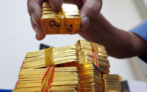 Bắt đầu tổ chức đấu thầu vàng miếng vào cuối tháng 3, Ngân hàng Nhà nước
 đến nay đã có 60 phiên đấu thầu vàng, chào bán tổng cộng 1.682.000 
lượng vàng, tương đương hơn 63,2 tấn vàng, và bán được 1.576.700 lượng, 
tương đương gần 59,1 tấn.