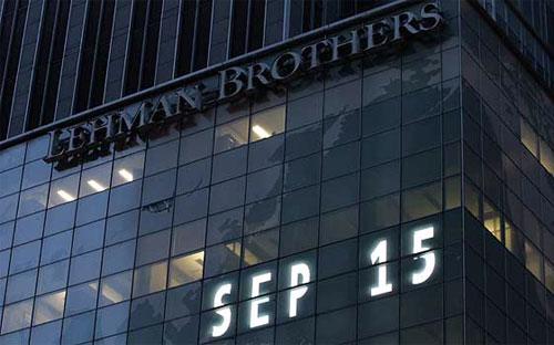 Vụ phá sản của Lehman Brothers xảy ra vào ngày 15/9/2008, châm ngòi cho sự bùng nổ của khủng hoảng trên phạm vi toàn cầu.