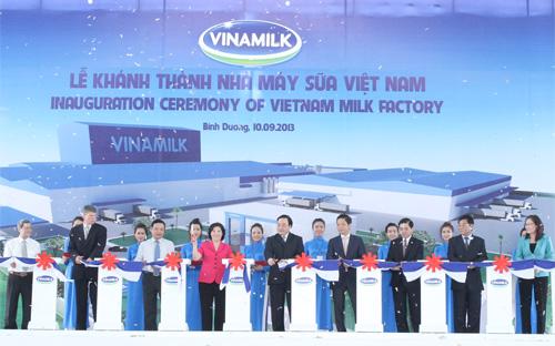 Với công suất thiết kế giai đoạn 1 là 400 triệu lít sữa/năm, giai 
đoạn 2 (dự kiến triển khai vào 2015) là 800 triệu lít, thì khi đó, theo 
ước tính của Vinamilk, chỉ riêng nhà máy mới đã đủ đáp ứng nhu cầu sữa 
nước cho toàn thị trường Việt Nam.