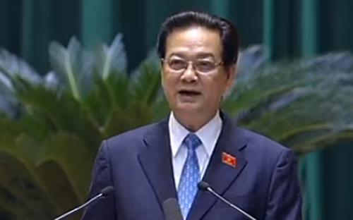 Thủ tướng Nguyễn Tấn Dũng trả lời chất vấn trước Quốc hội, chiều 21/11.<br>