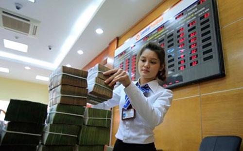 Cổ đông sáng lập tổ chức tín dụng phi ngân hàng là ngân hàng thương mại 
Việt Nam phải có tổng tài sản tối thiểu 100.000 tỷ đồng.