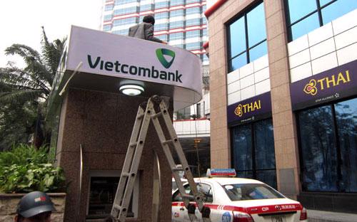 Vietcombank thay đổi hệ thống nhận diện thương hiệu với màu sắc, logo và phông chữ mới. 