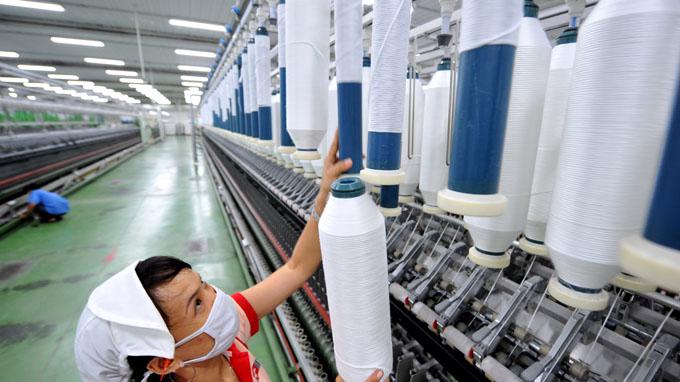 Trong bối cảnh lương nhân công ở công xưởng số 1 thế giới là Trung Quốc gia tăng, các nhà đầu tư cảm nhận rõ sức hút của Việt Nam, nơi có giá nhân công chỉ bằng khoảng một nửa so với ở Trung Quốc - Ảnh: VNN.<br>