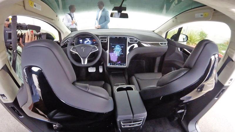Một mẫu xe hơi chạy điện thế hệ mới của Tesla, công ty đang được đánh giá sẽ tạo nên những thay đổi lớn trong ngành công nghiệp ôtô.<br>