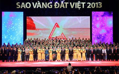 Theo thông tin từ ban tổ chức, mặc dù năm qua kinh tế rất khó khăn, 
nhưng doanh thu top 10, 100 và 200 của doanh nghiệp đoạt giải thưởng Sao
 Vàng Đất Việt đều tăng mạnh.