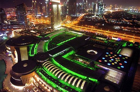  Hiện Dubai Mall là khu mua sắm có lượng du khách ghé thăm lớn nhất thế giới. Năm 2011, khu này đã thu hút 54 triệu du khách. 