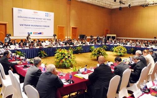 Quang cảnh tại Diễn đàn Doanh nghiệp Việt Nam 2012. Đây có thể xem là cuộc đối thoại thường niên lớn nhất giữa Chính phủ và doanh nghiệp (đặc biệt là khu vực FDI).<br>