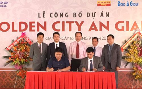 Lễ ký thỏa thuận hợp tác giữa NCB với chủ đầu tư dự án khu đô thị Golden City An Giang.