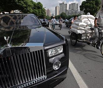 Thống kê cho thấy, năm ngoái, số xe Rolls-Royce bán ra tại Trung Quốc đại lục và Hồng Kông là 106 chiếc, trong đó, có 26 chiếc được bán ở Hồng Kông.