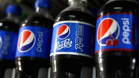 Sản phẩm của Pepsi đang đối mặt nguy cơ bị người ủng hộ Donald Trump tẩy chay - Ảnh: Getty/CNBC.<br>