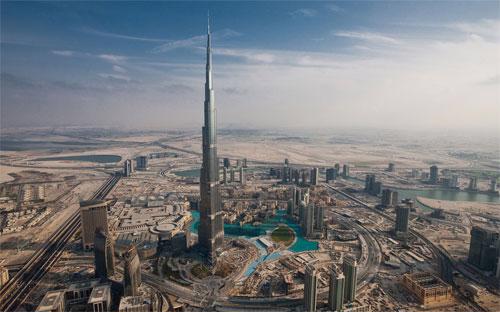 Tháp Burj Khalifa nổi bật trên nền trời Dubai.<br>