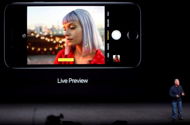 Apple trình làng iPhone thế hệ mới tại một sự kiện ở San Francisco vào hôm 9/9 - Ảnh: Reuters.<br>
