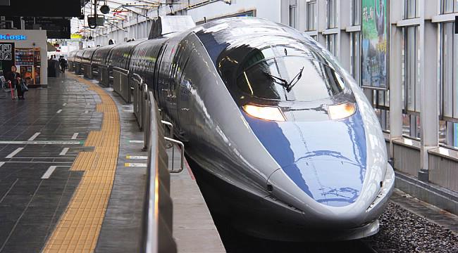 Một đoàn tàu cao tốc shinkansen của Nhật Bản.<br>