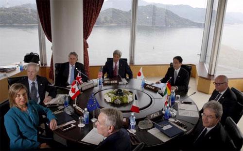Các ngoại trưởng G7 và đại diện Liên minh châu Âu (EU) trong một cuộc họp ở Hiroshima, Nhật Bản - Ảnh: Reuters.<br>