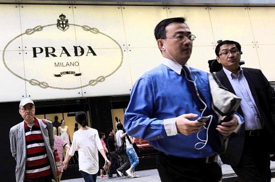 Một cửa hiệu Prada ở Trung Quốc - Ảnh: WSJ.