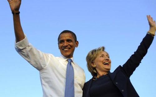 Tổng thống Mỹ Barack Obama và bà Hillary Clinton, ứng cử viên Đảng Dân chủ tranh cử tổng thống năm 2016 - Ảnh: Getty/BBC.<br>