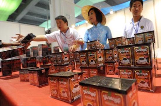 Cà phê Việt Nam tại một hội chợ ở Vân Nam, Trung Quốc hồi năm 2010 - Ảnh: Tân hoa xã.