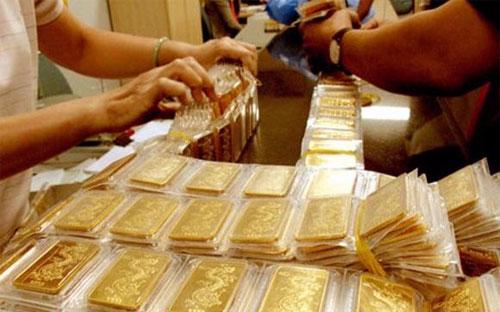 Đến nay, sau 15 phiên đấu thầu, Ngân hàng Nhà nước đã bán ra tổng cộng 
412.500 lượng vàng trong tổng số 458.000 lượng vàng chào thầu.