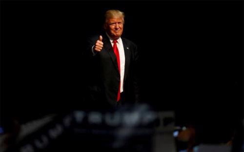 Ứng cử viên tổng thống Mỹ Donald Trump vận động tranh cử ở Eugene, Oregon hôm 6/5 - Ảnh: Reuters.<br>