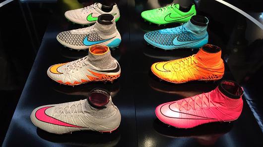 Sản phẩm giày chạy của Nike trưng bày tại trụ sở của hãng - Ảnh: CNBC.<br>
