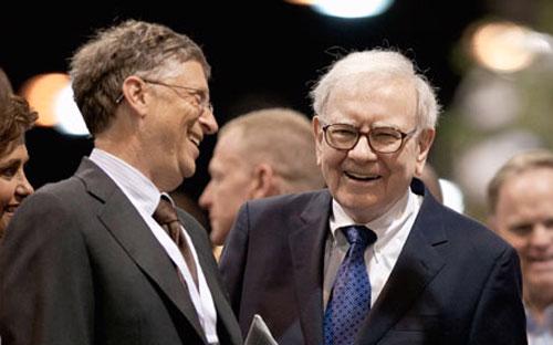 Hai tỷ phú giàu nhất nước Mỹ Bill Gates (trái) và Warren Buffettt - Ảnh: AP/Guardian.<br>