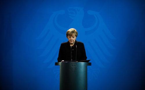 Thủ tướng Đức Angela Merkel có bài phát biểu toàn quốc về vụ tấn công khủng bố ở Pháp - Ảnh: AP.<br>