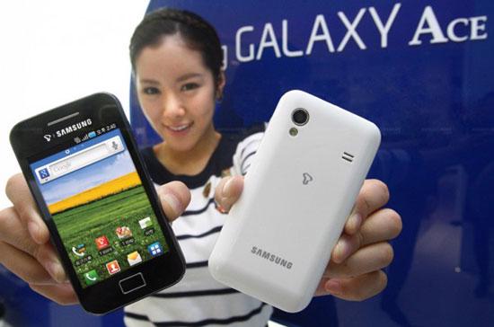 Các model dòng thấp của Samsung giúp tăng tổng doanh số smartphone trong bối cảnh người tiêu dùng Việt Nam vẫn còn nhạy cảm về giá và tỏ ra thận trọng trước các điều kiện kinh tế khó khăn.