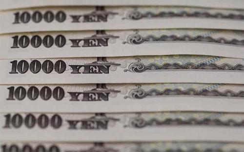 Đồng Yên mạnh khiến lạm phát của Nhật giảm, làm dấy lên những lo ngại về việc nước này có thể lại rơi vào giảm phát - Ảnh: Reuters/FT.<br>