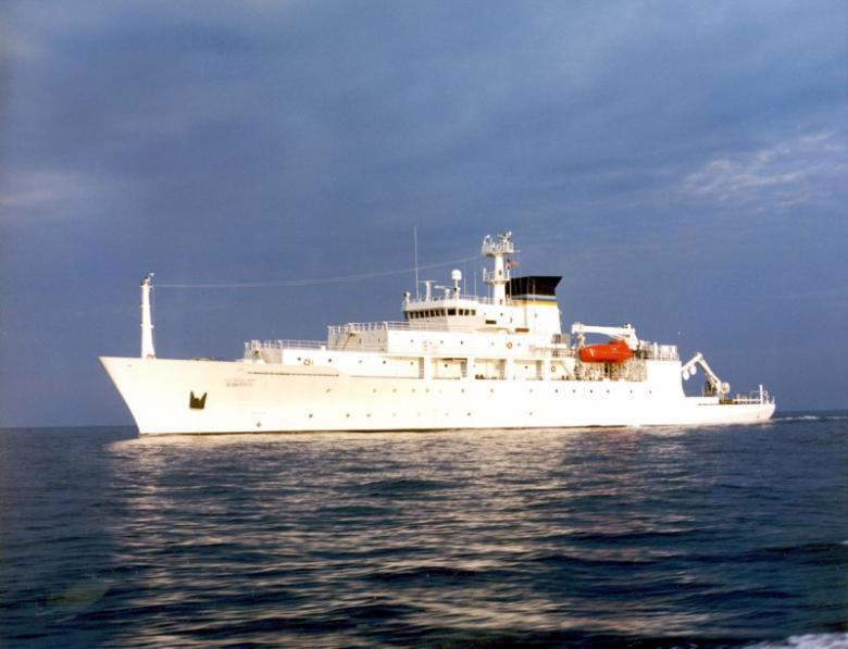 Tàu nghiên cứu hải dương học USNS Bowditch của Mỹ - Ảnh: Reuters.<br>
