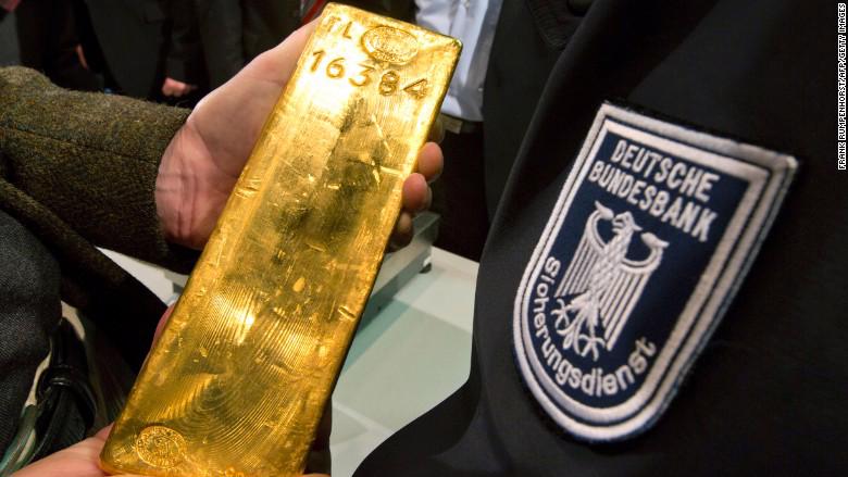 Đức là nước có dự trữ vàng lớn thứ nhì thế giới, chỉ sau Mỹ - Ảnh: CNN Money.<br>