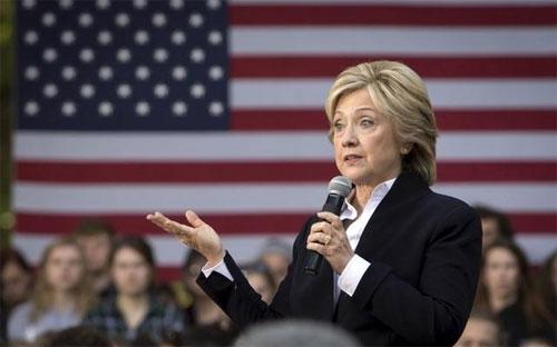 Bà Hillary Clinton vận động tranh cử ở Iowa ngày 7/10.<br>
