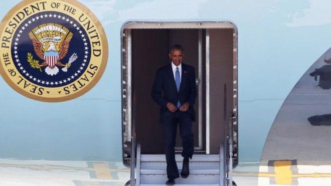 Không có thảm đỏ đón Tổng thống Mỹ Barack Obama khi ông đáp chuyên cơ tới Hàng Châu, Trung Quốc để dự thượng đỉnh G-20 - Ảnh: Reuters/BBC.<br>