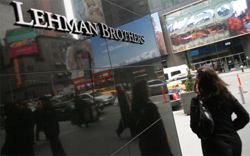Khoản nợ 12 nghìn tỷ USD mà Chính phủ Mỹ đang mang lớn gấp 23 lần số nợ 
của Lehman Brothers khi ngân hàng này phá sản vào ngày 15/9/2008.